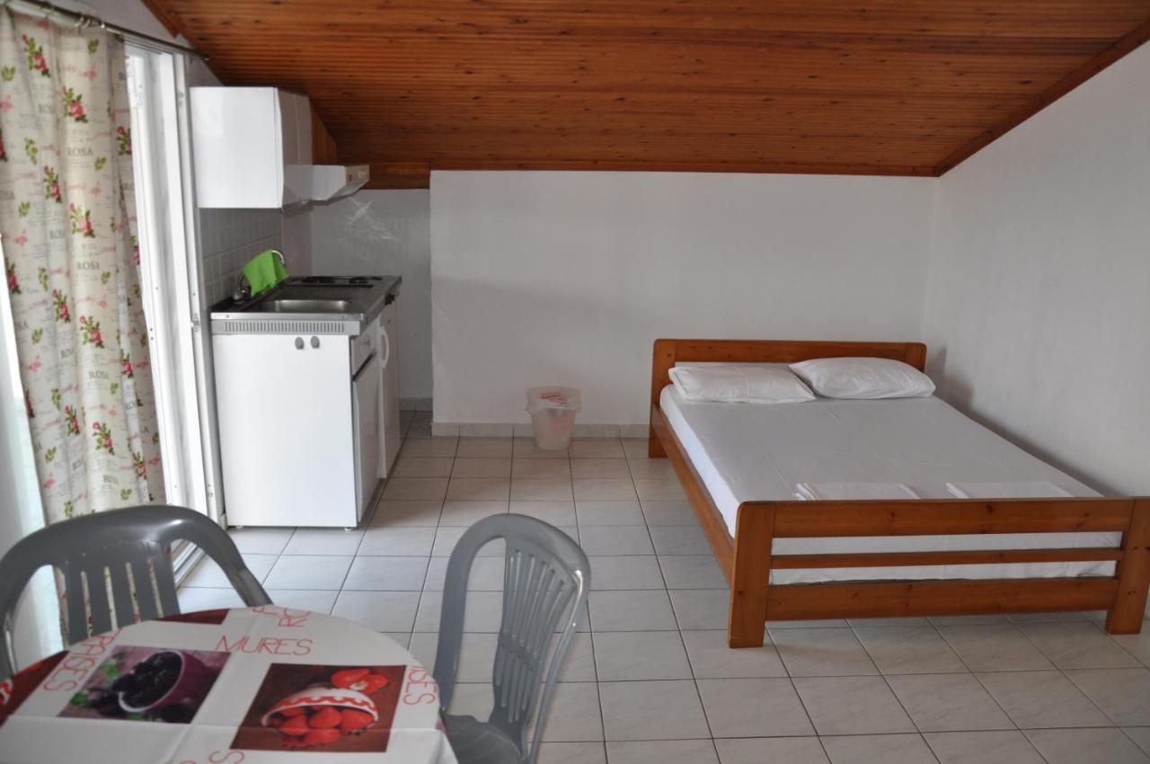 Apartments Stavroula Ηospitality Vrasna Phòng bức ảnh
