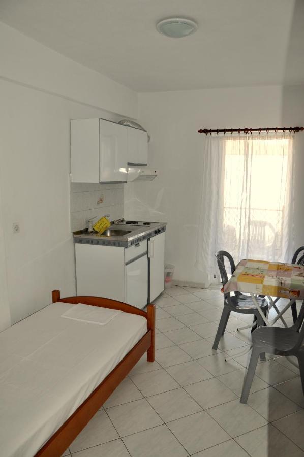 Apartments Stavroula Ηospitality Vrasna Phòng bức ảnh